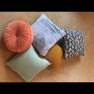 5 H&M Home pillows / Gently used / sold as set